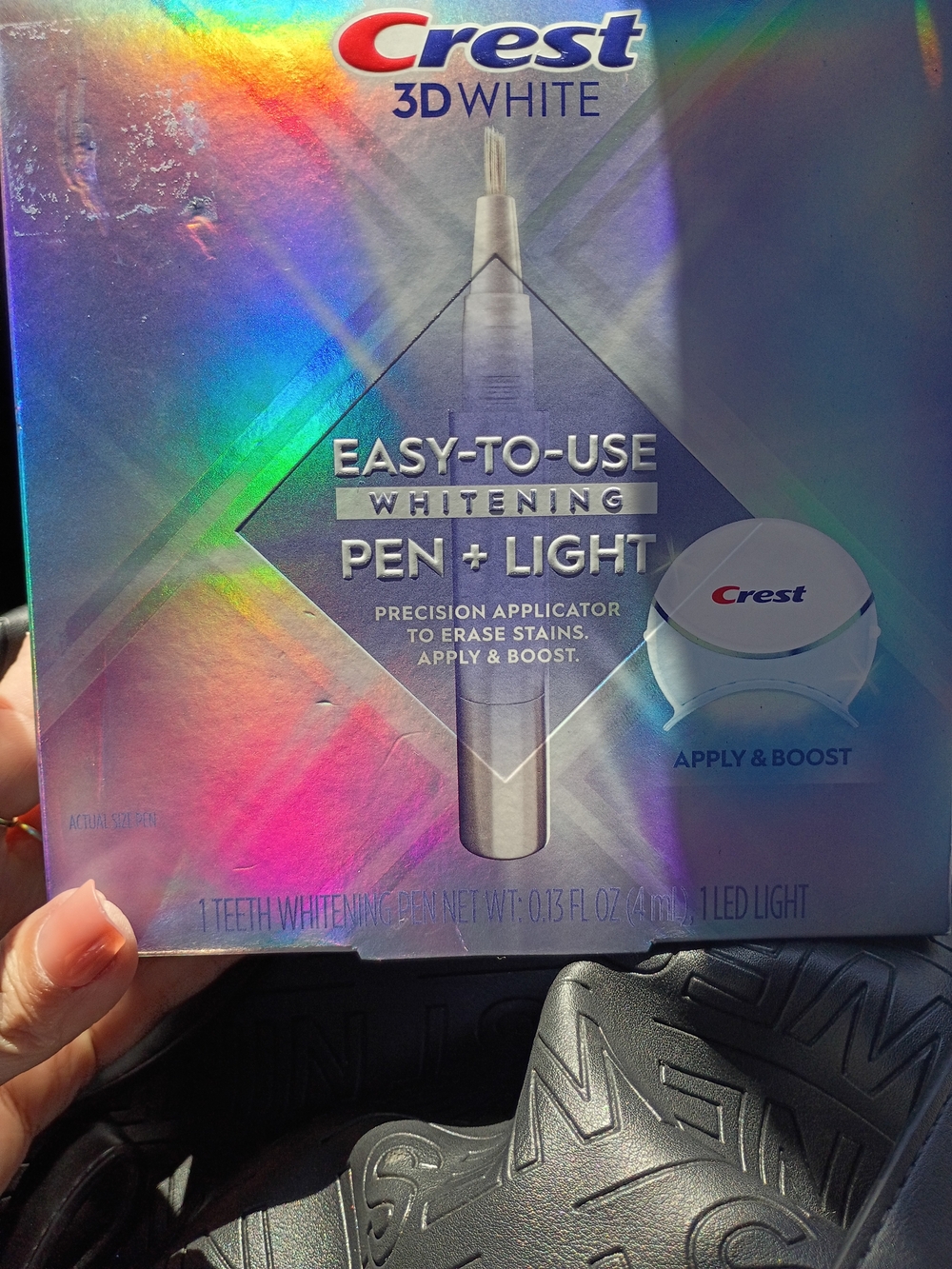 Crest 3D White Easy-to-Use Whitening Pen + Light - White